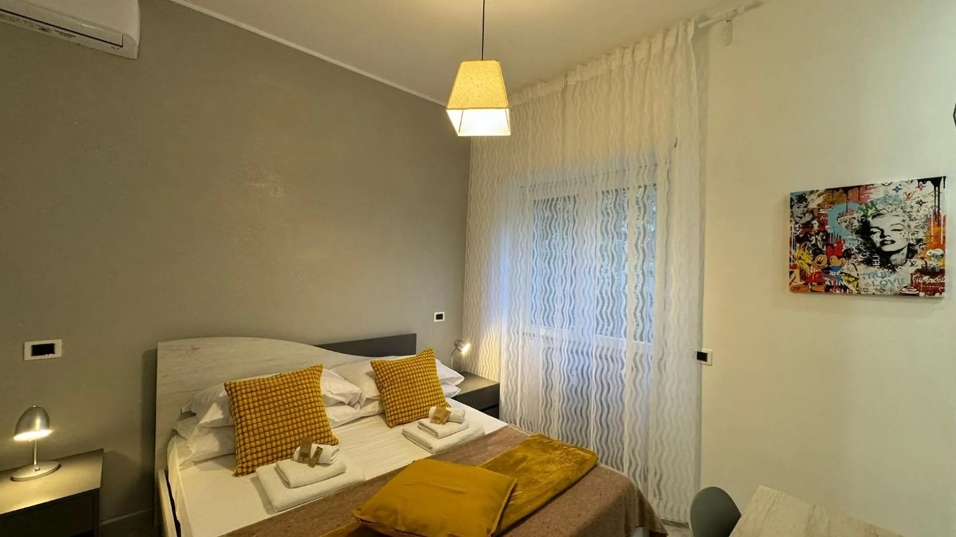 Elegant Escape By Ionio Metro Apartment Rome