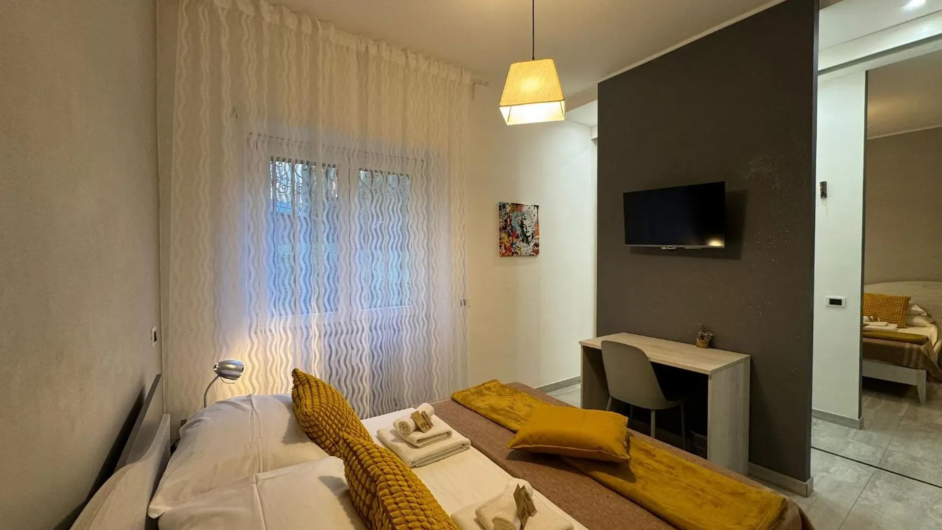 Elegant Escape By Ionio Metro Apartment Rome
