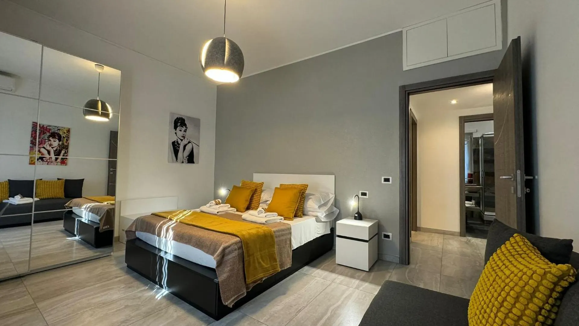 Elegant Escape By Ionio Metro Apartment Rome Italy