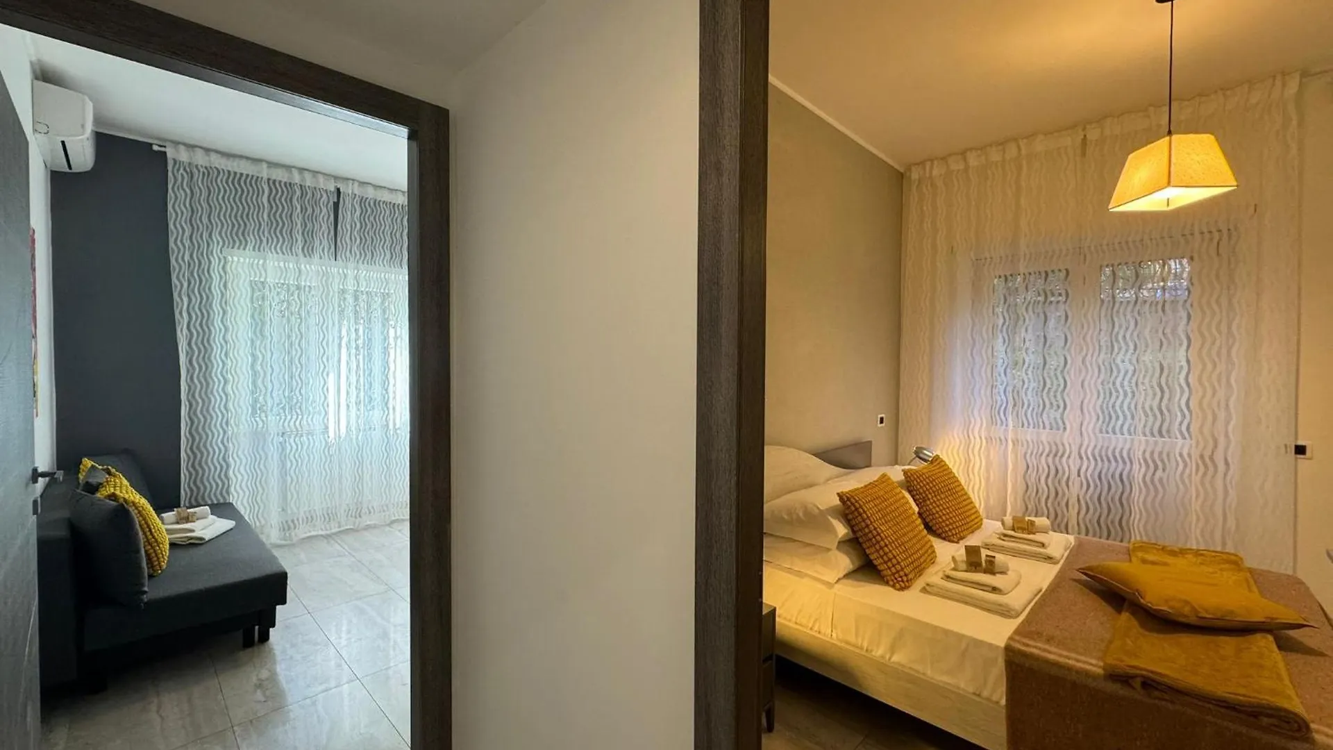 Elegant Escape By Ionio Metro Apartment Rome