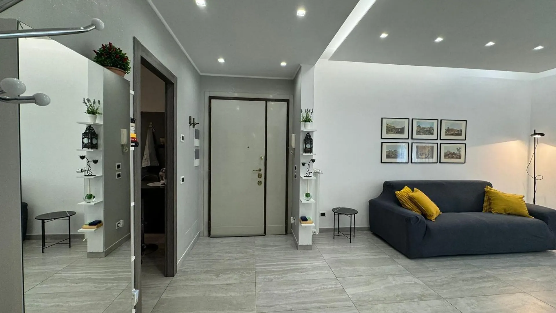 Elegant Escape By Ionio Metro Apartment Rome